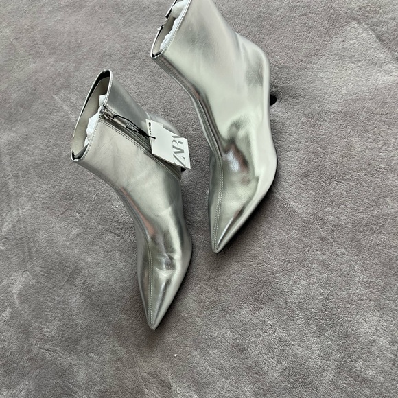 Zara Metallic Kitten Heel Ankle Boots Metallic Effect Thin Heel Pointed Toe NWT - Picture 1 of 11
